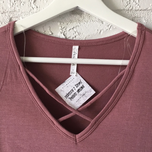 🌿Athletic striped vneck shirt - Picture 5 of 6